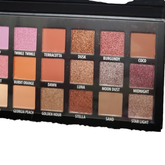 K A B Cosmetics   Day + Night Eyeshadow Palette - Picture 2 of 3